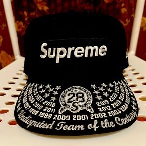 Supreme Undisputed Box Logo New Era Fitted Hat
Black